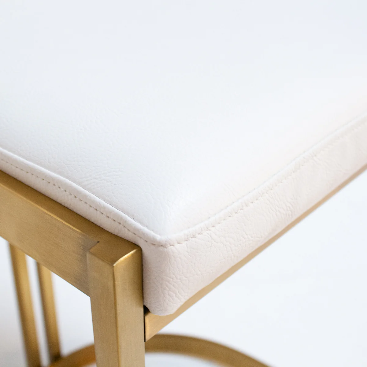 Ballantine Counter Stool In White Leather Brass - Image 4