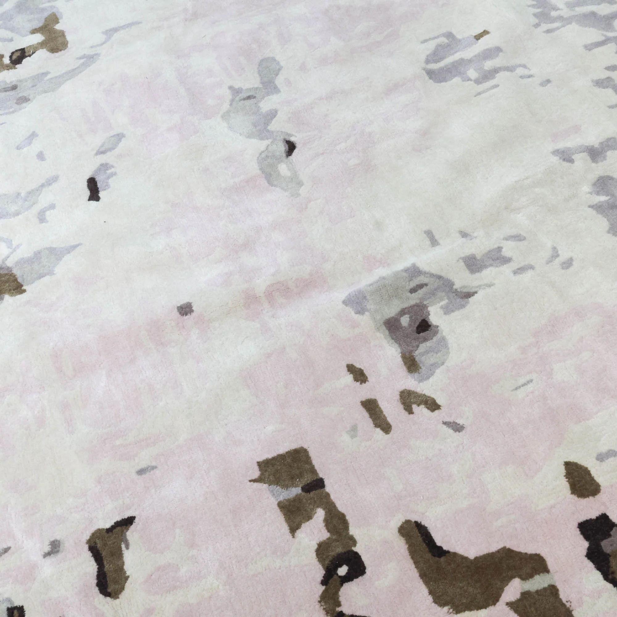 Barcelona Tufted Rug - Image 2