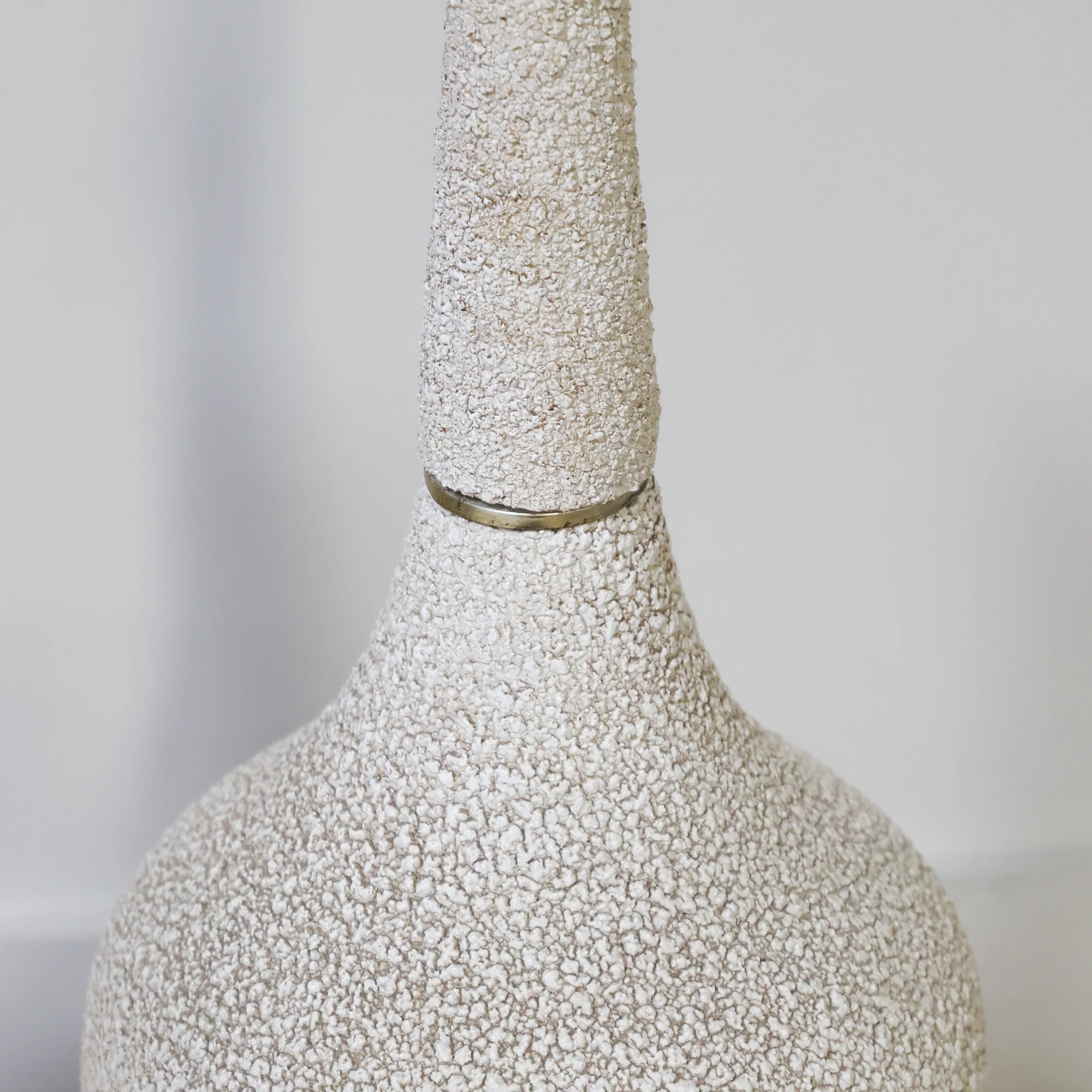 Pair of Ivory Plaster and Brass Lamp Bases - Image 4