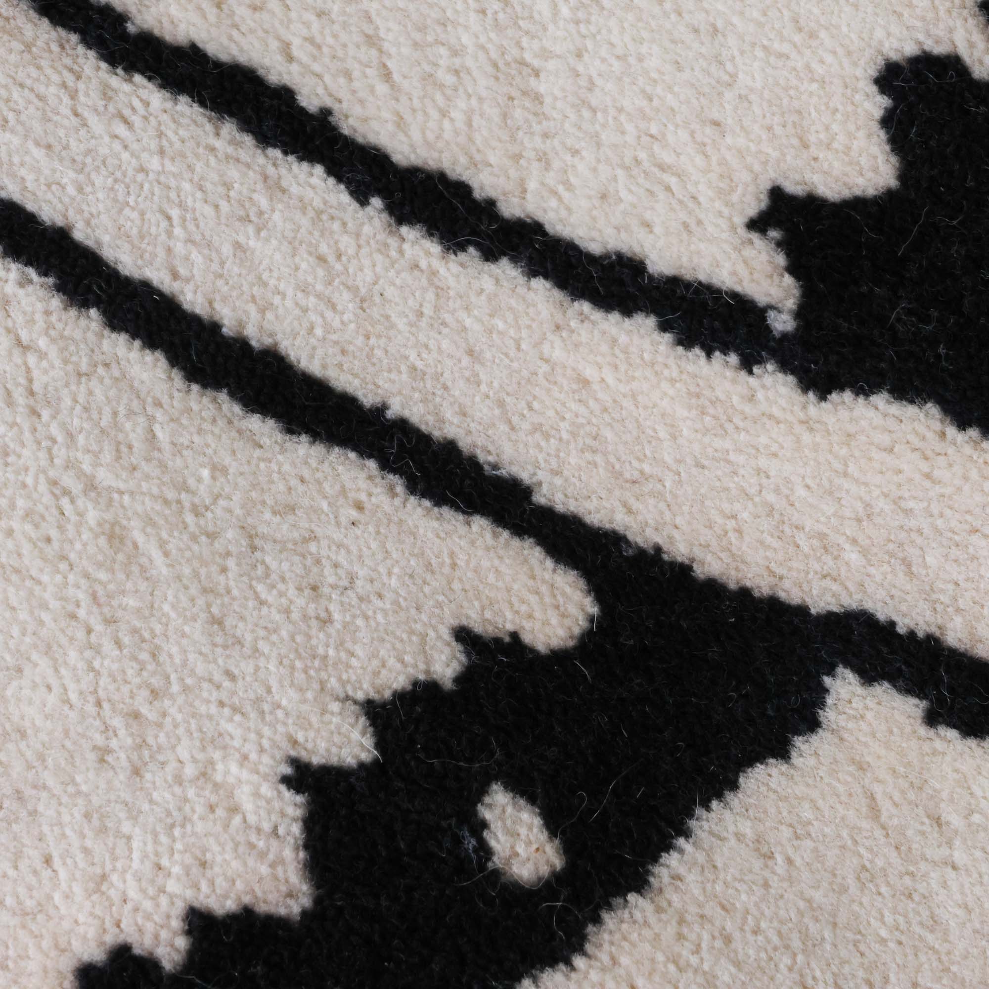 Dolla Toile Tufted Mat - Image 4