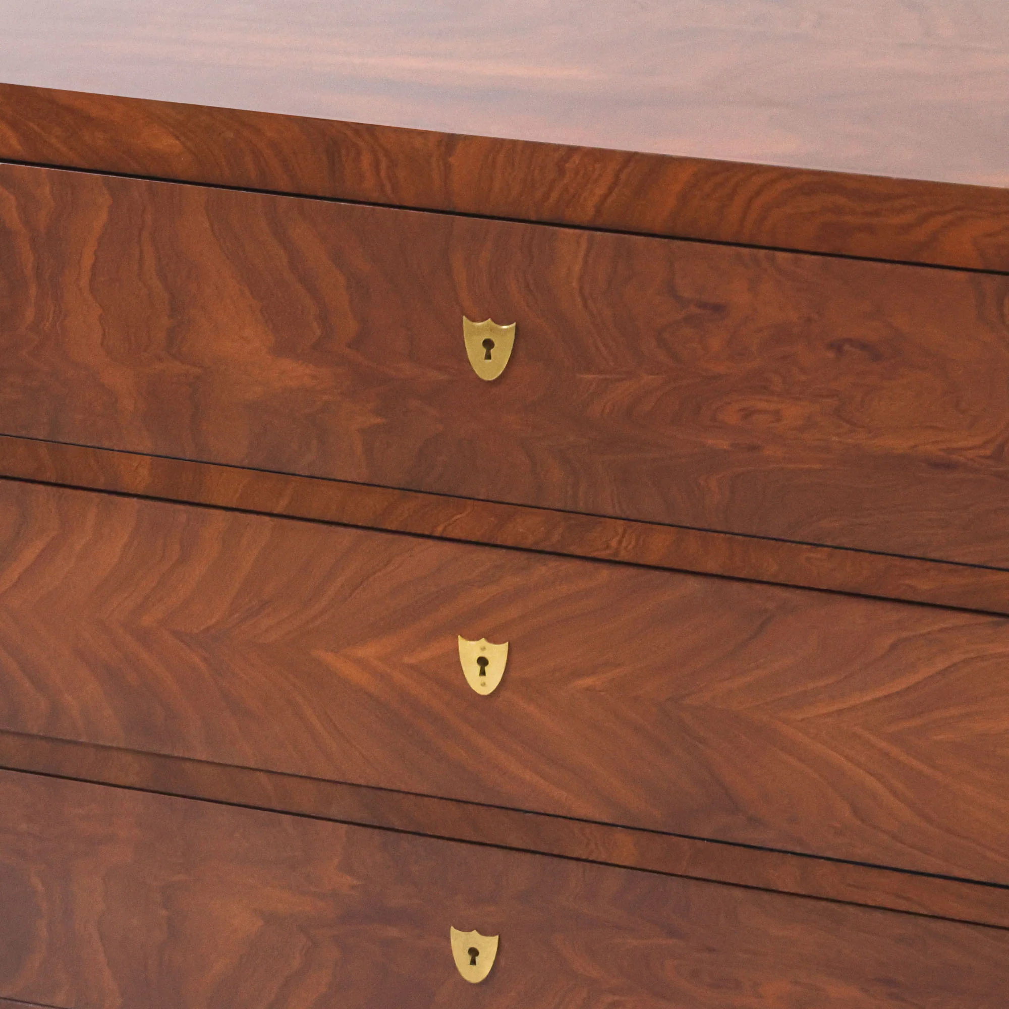 Esquire Chest - Image 5