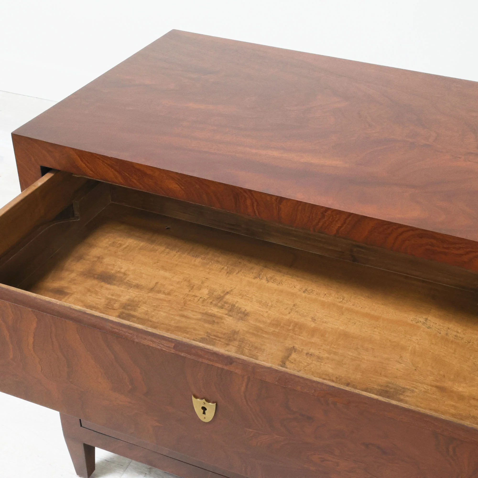 Esquire Chest - Image 8