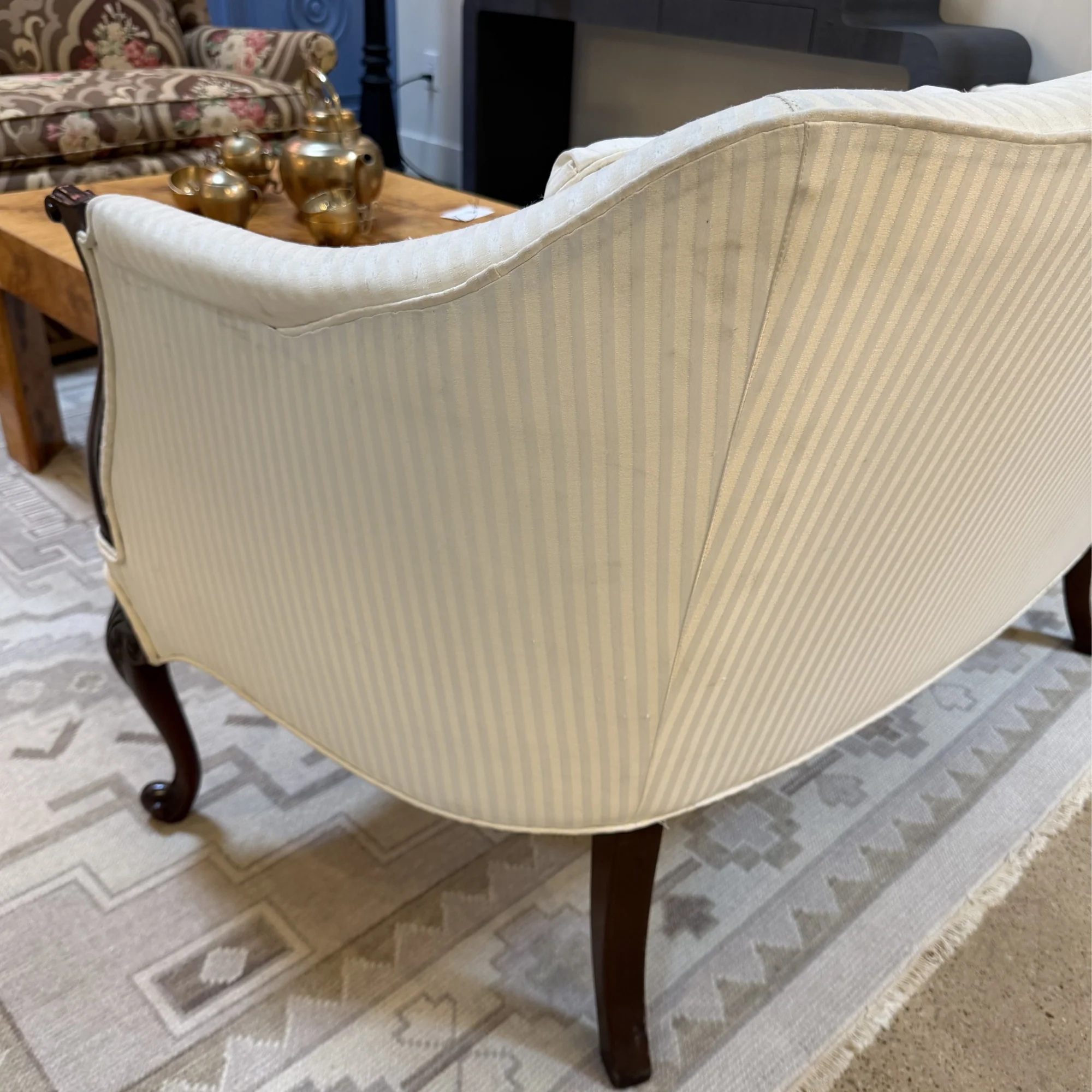 Vintage White Sofa Curved Legs - Image 2