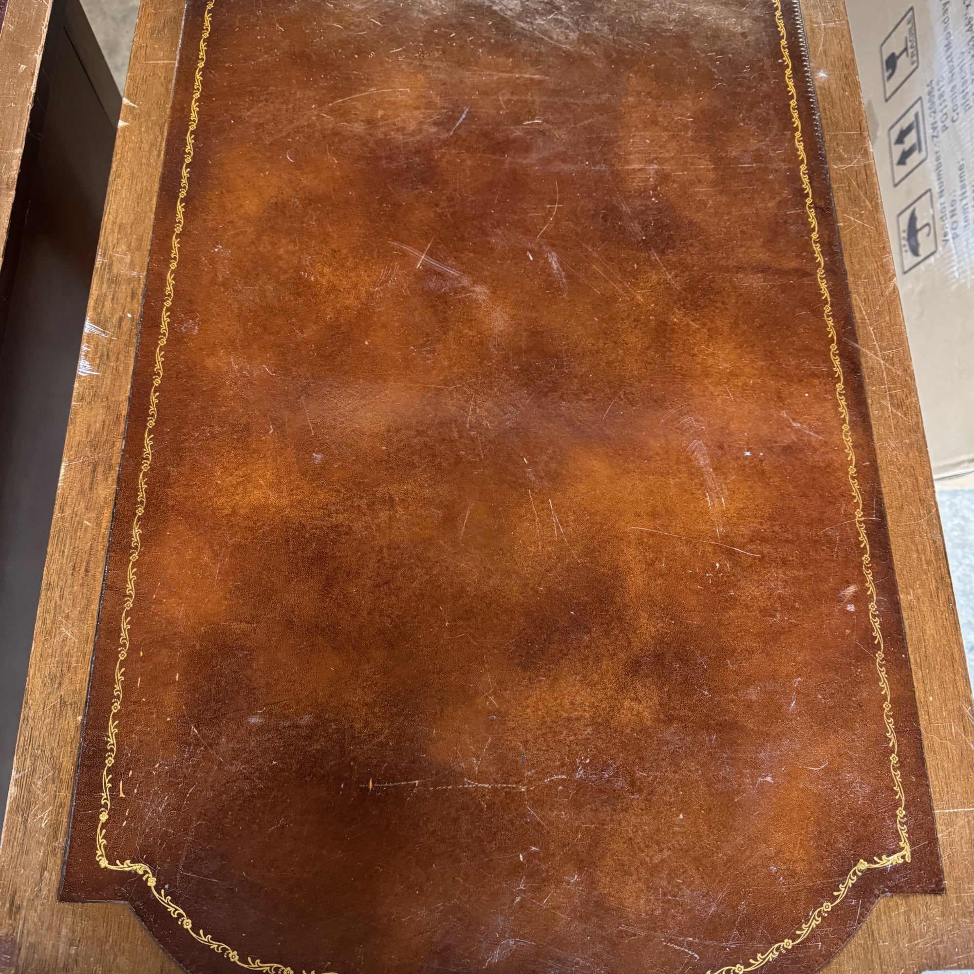 Pair of Traditional Mahogany End Tables - Image 3