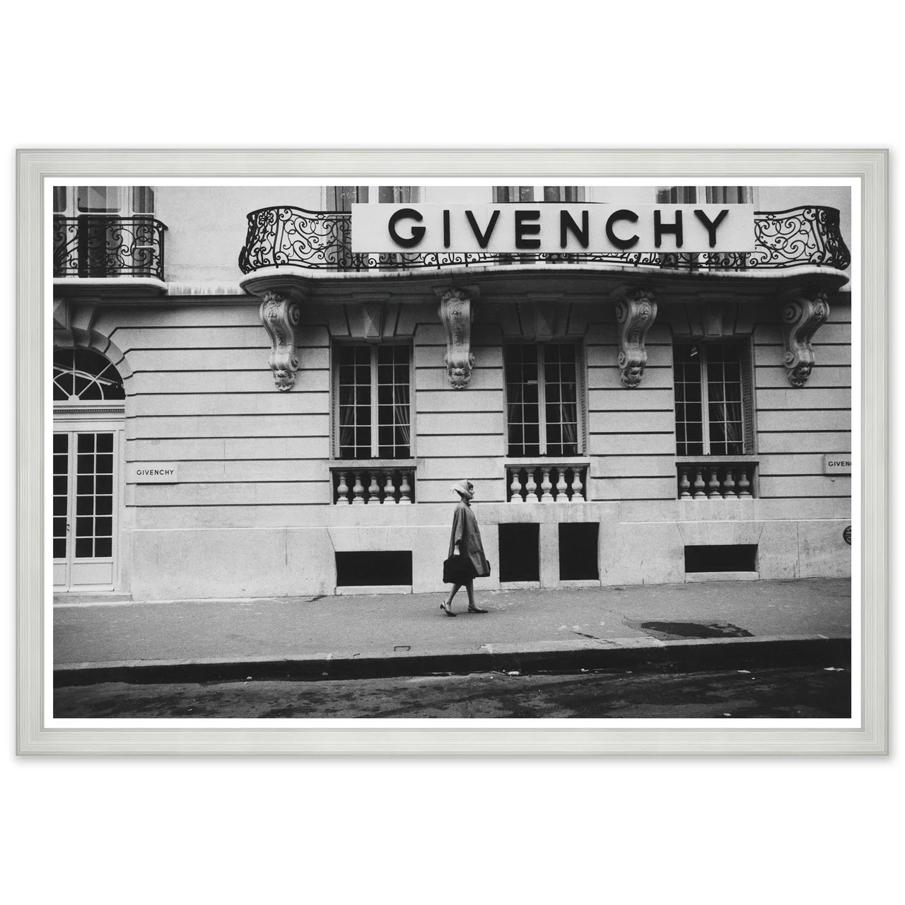 Glamour 'Givenchy' by Russell Knight, November 1964