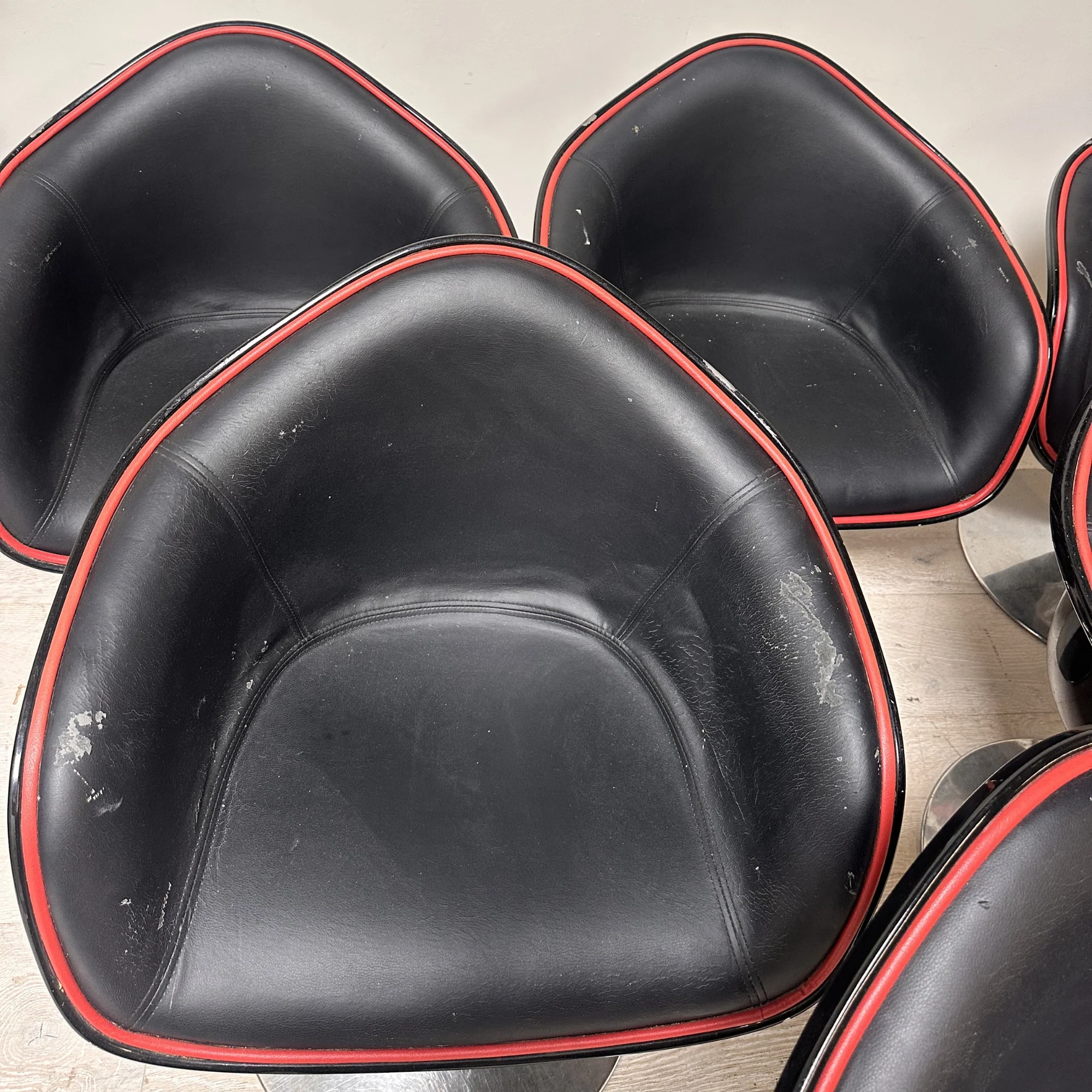 Mid Century Modern Set of 6 Swivel Chairs - Image 2