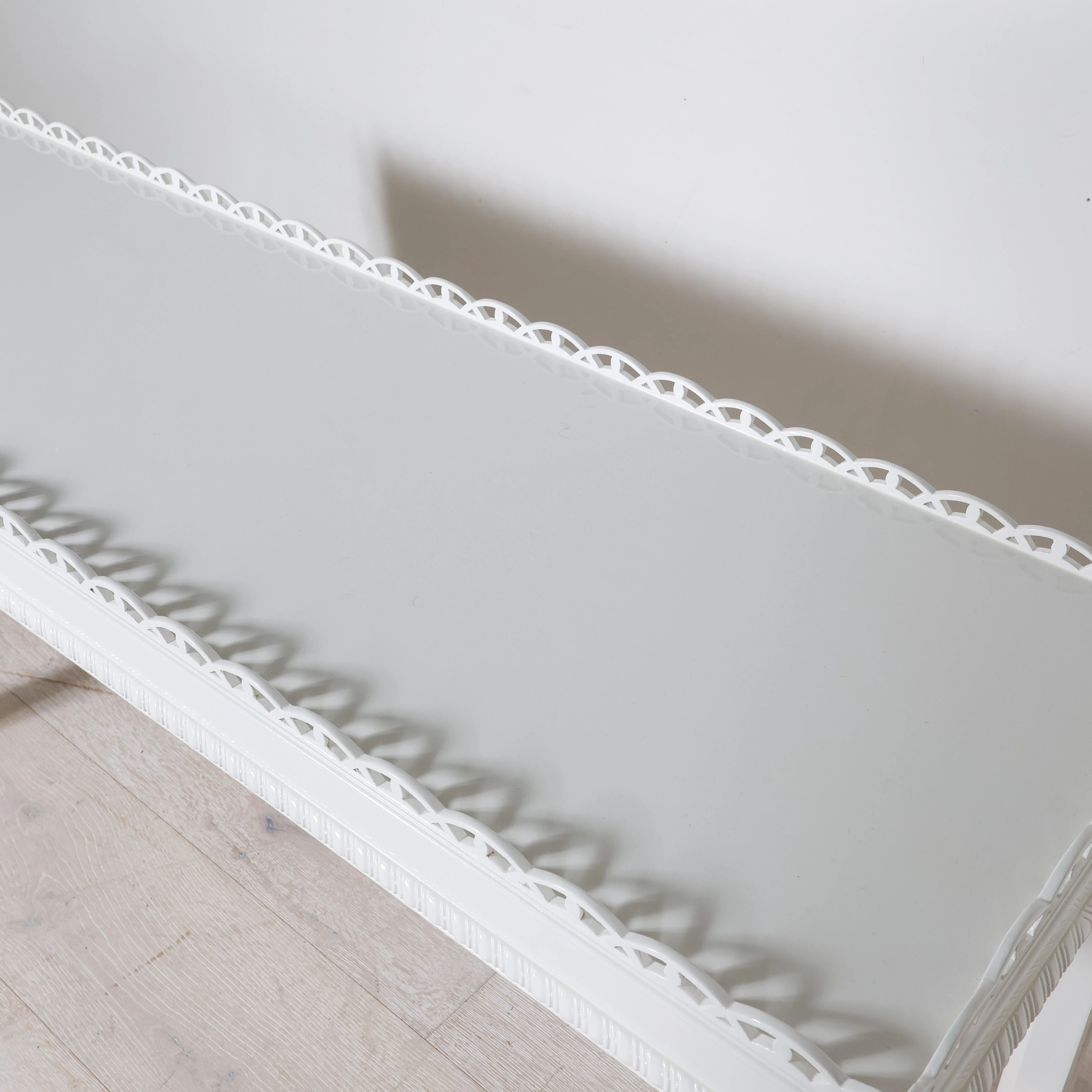 Refinished Henredon Side/Sofa Table in Cirrus White - Image 6
