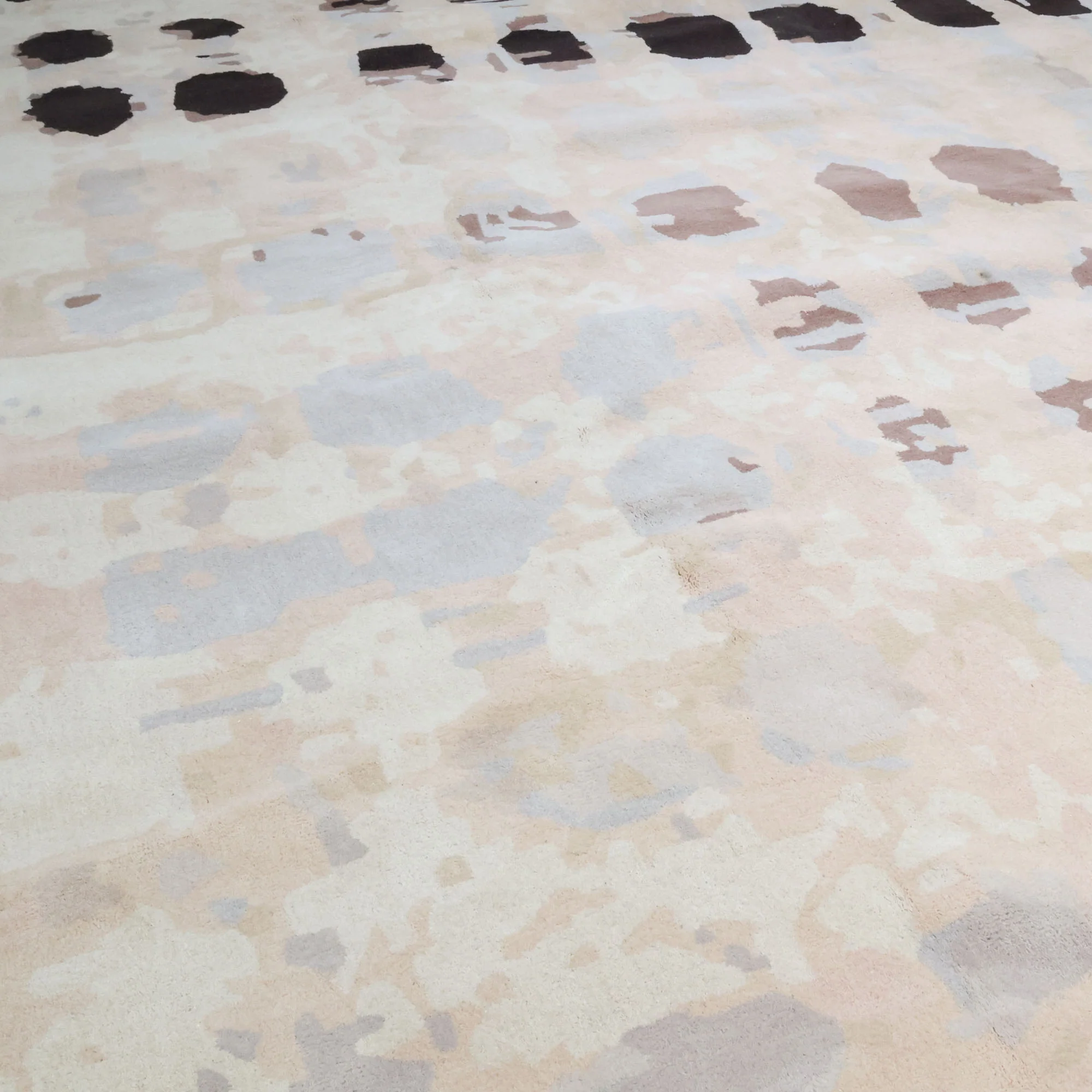 Milan Tufted Rug - Image 3