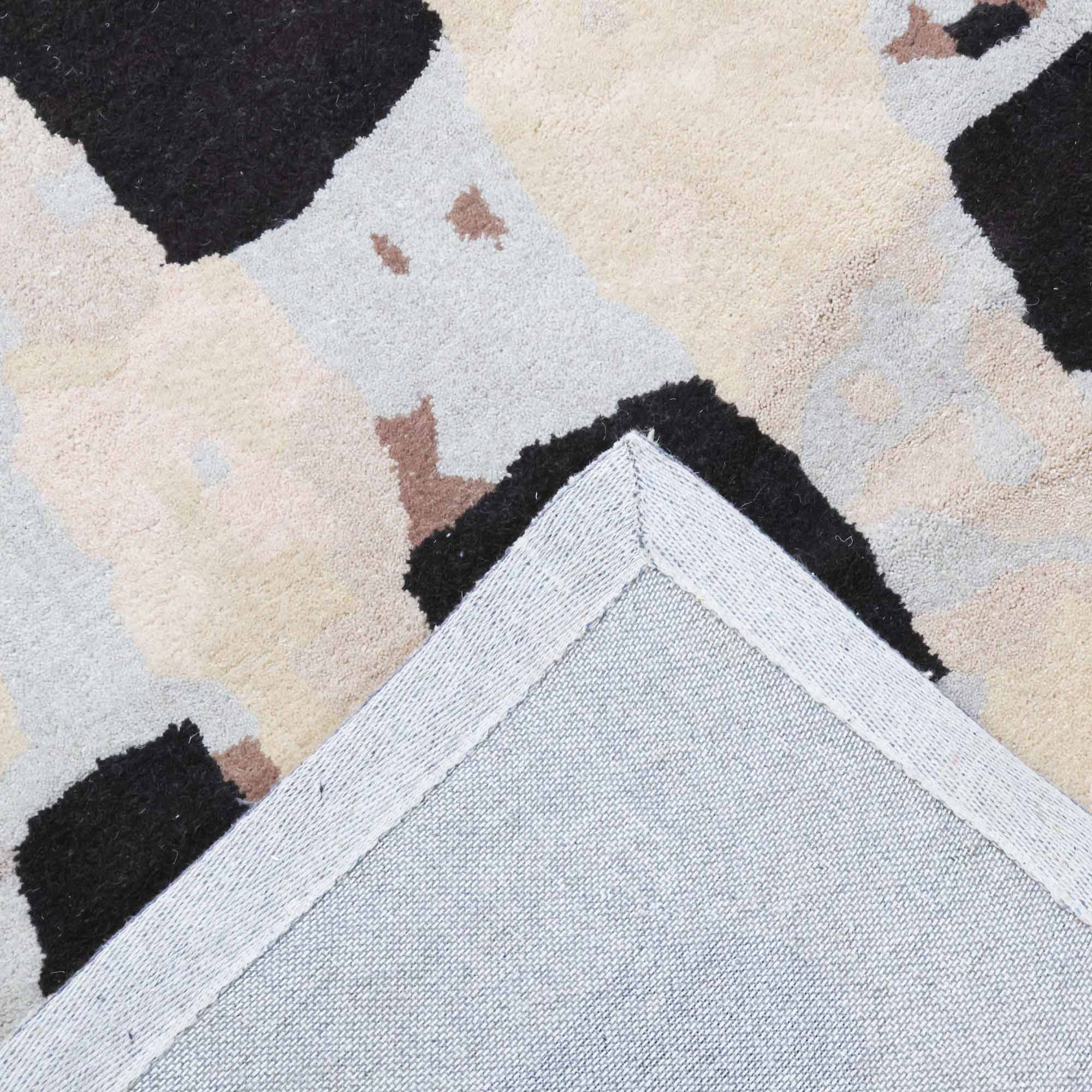 Milan Tufted Rug - Image 5