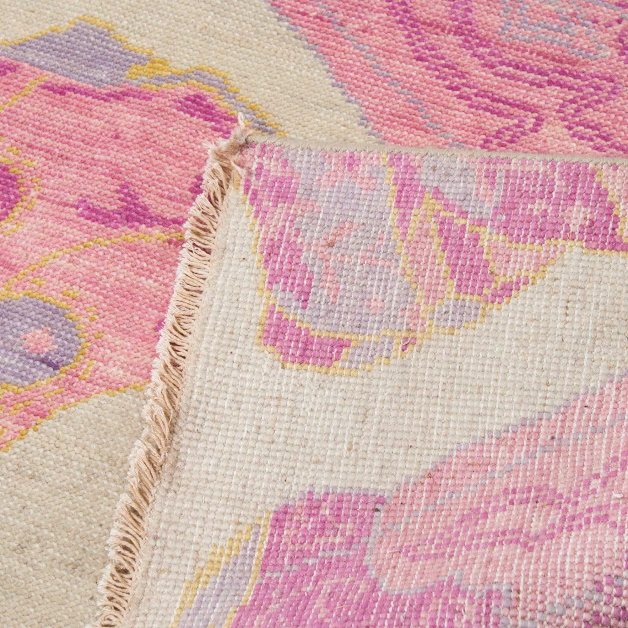 In Stock 4x6 Pink Kicker Turkish Knot Rug - Image 4