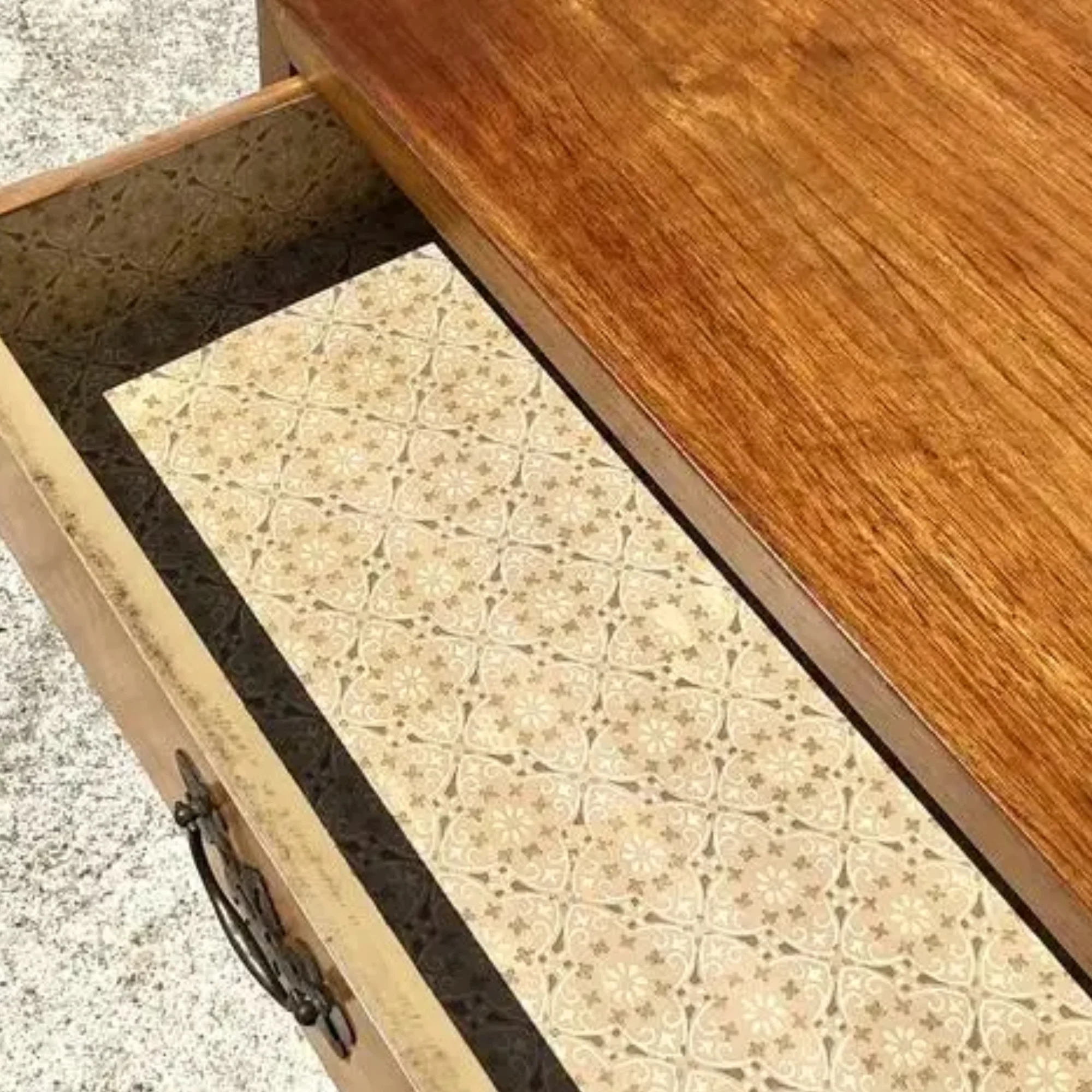 Italian Low Chest of Drawers - Image 3