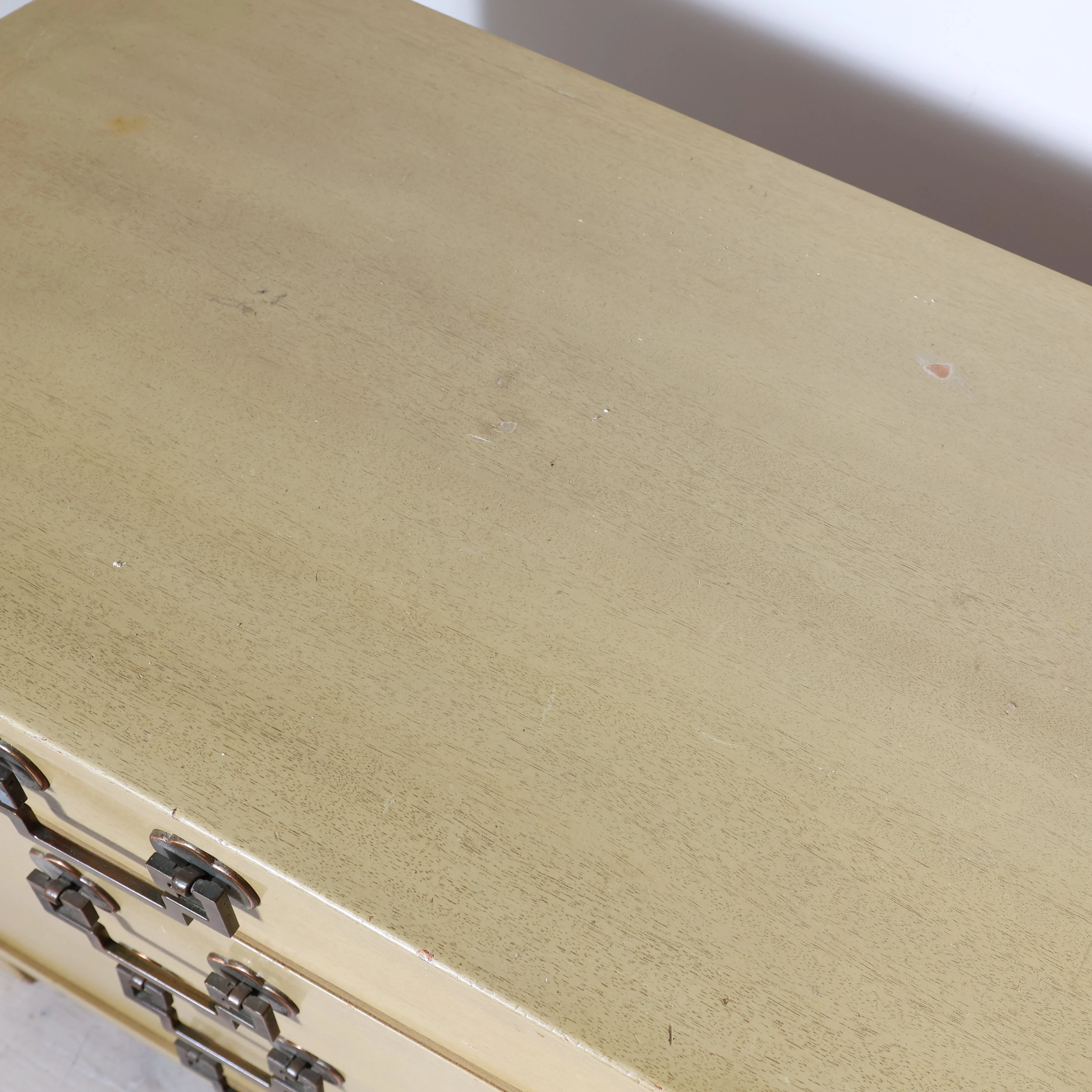 Landstrom 8-drawer dresser - Image 5