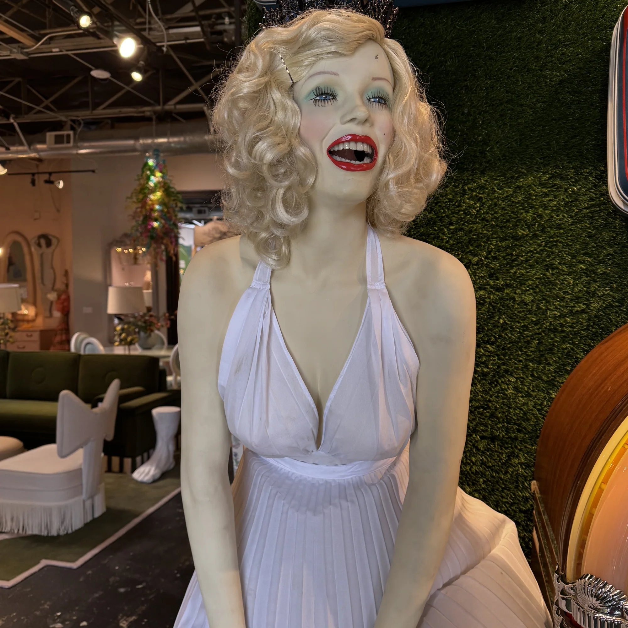 Marilyn Monroe Life Sized Statue with Fan - Image 3