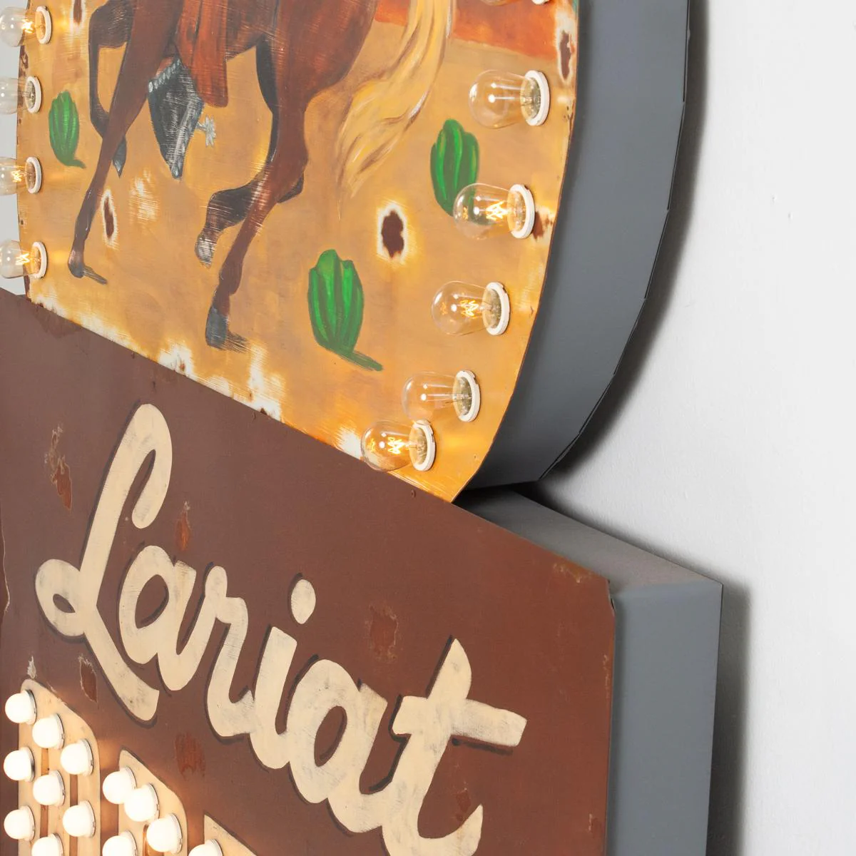 Lariat Hotel Sign - Image 4