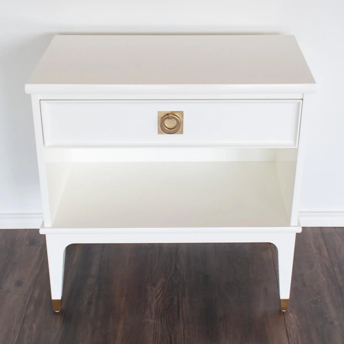 Liberation Chest in White - Image 4
