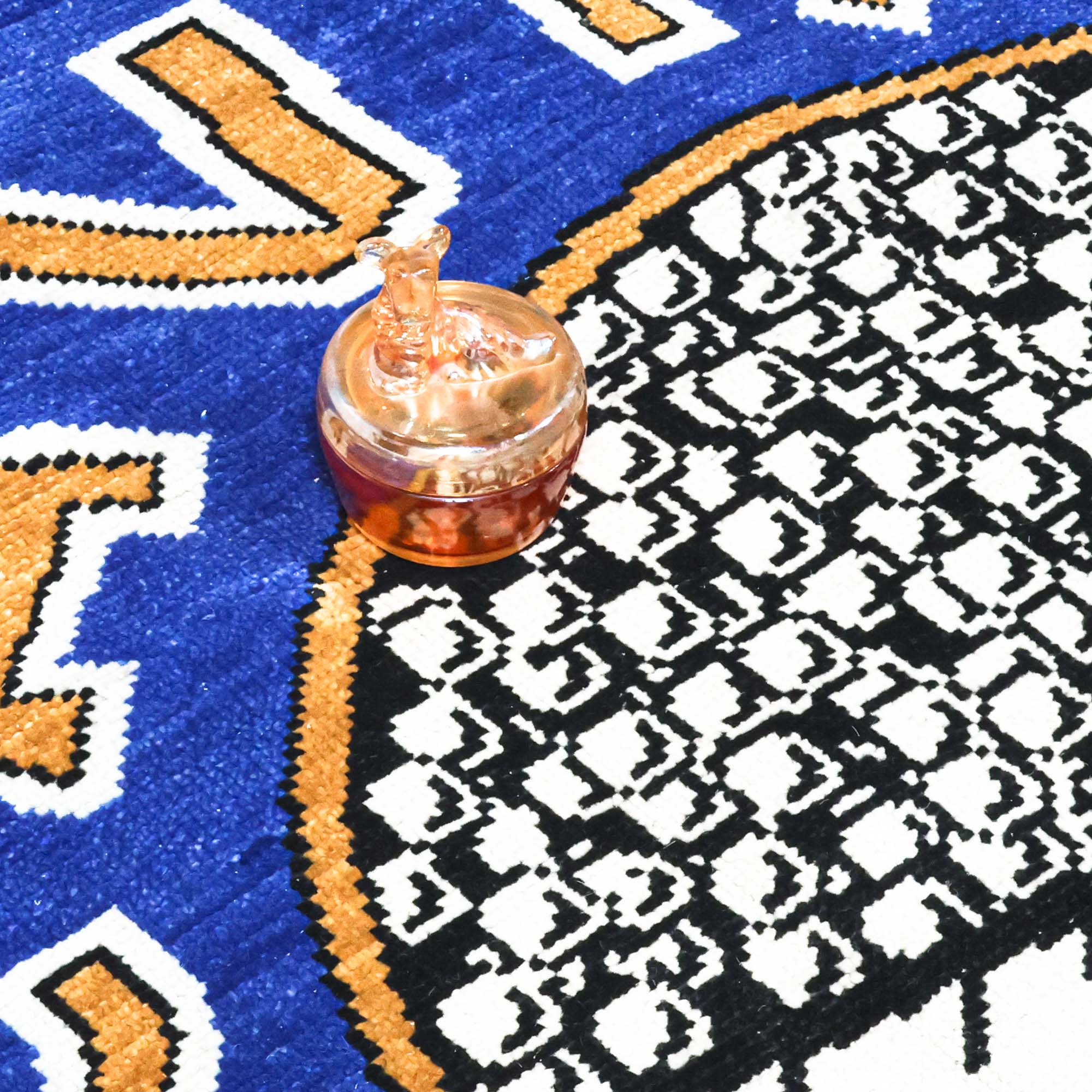 Little Fancy Circle Turkish Knot Rug - Image 2
