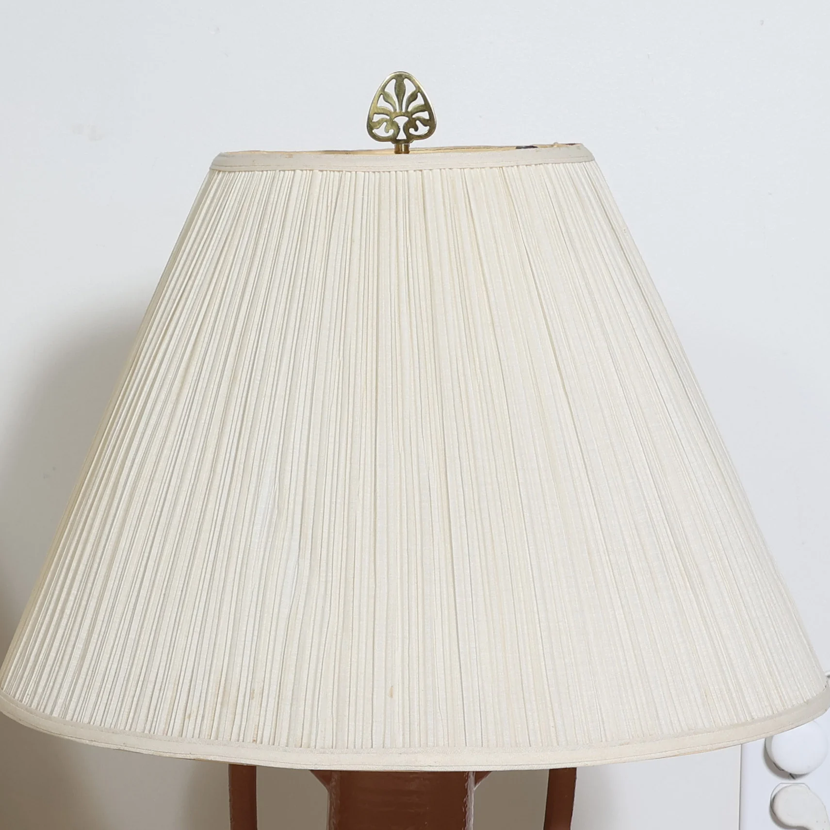 Pair of Vintage Terra Cotta Pottery Lamps with Handles - Image 5