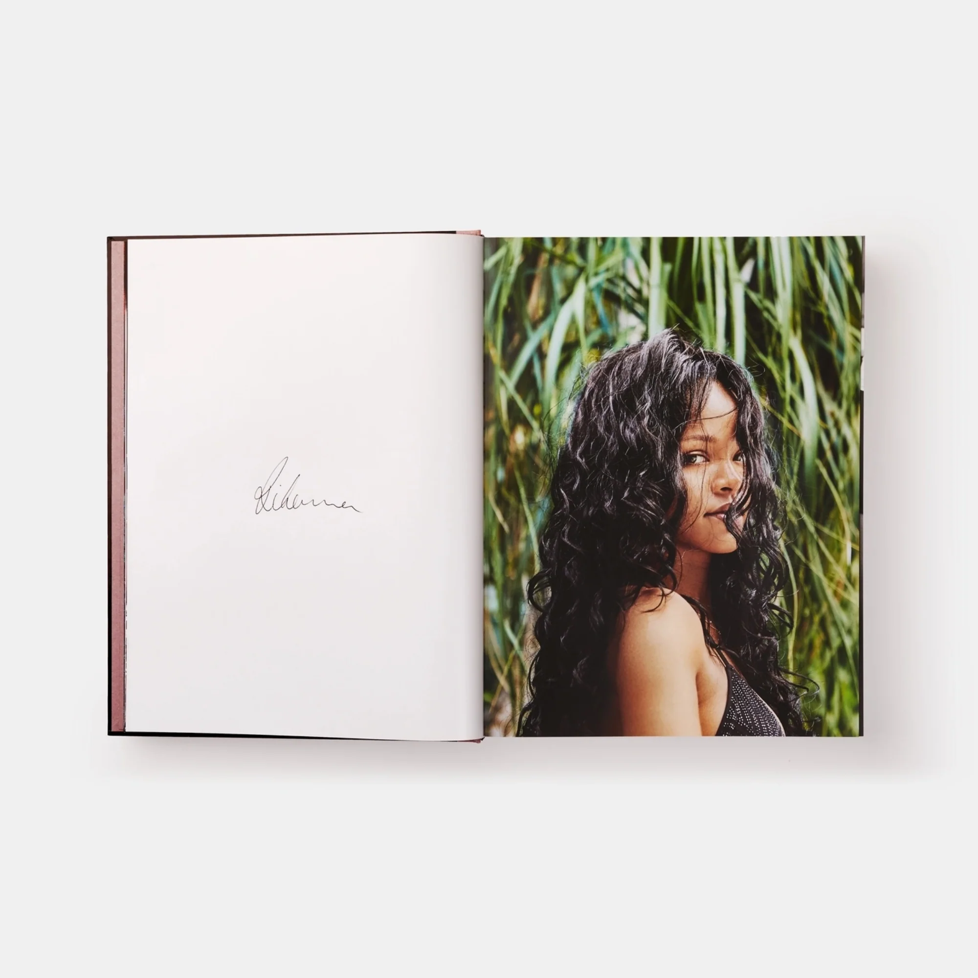 Rihanna - Image 3