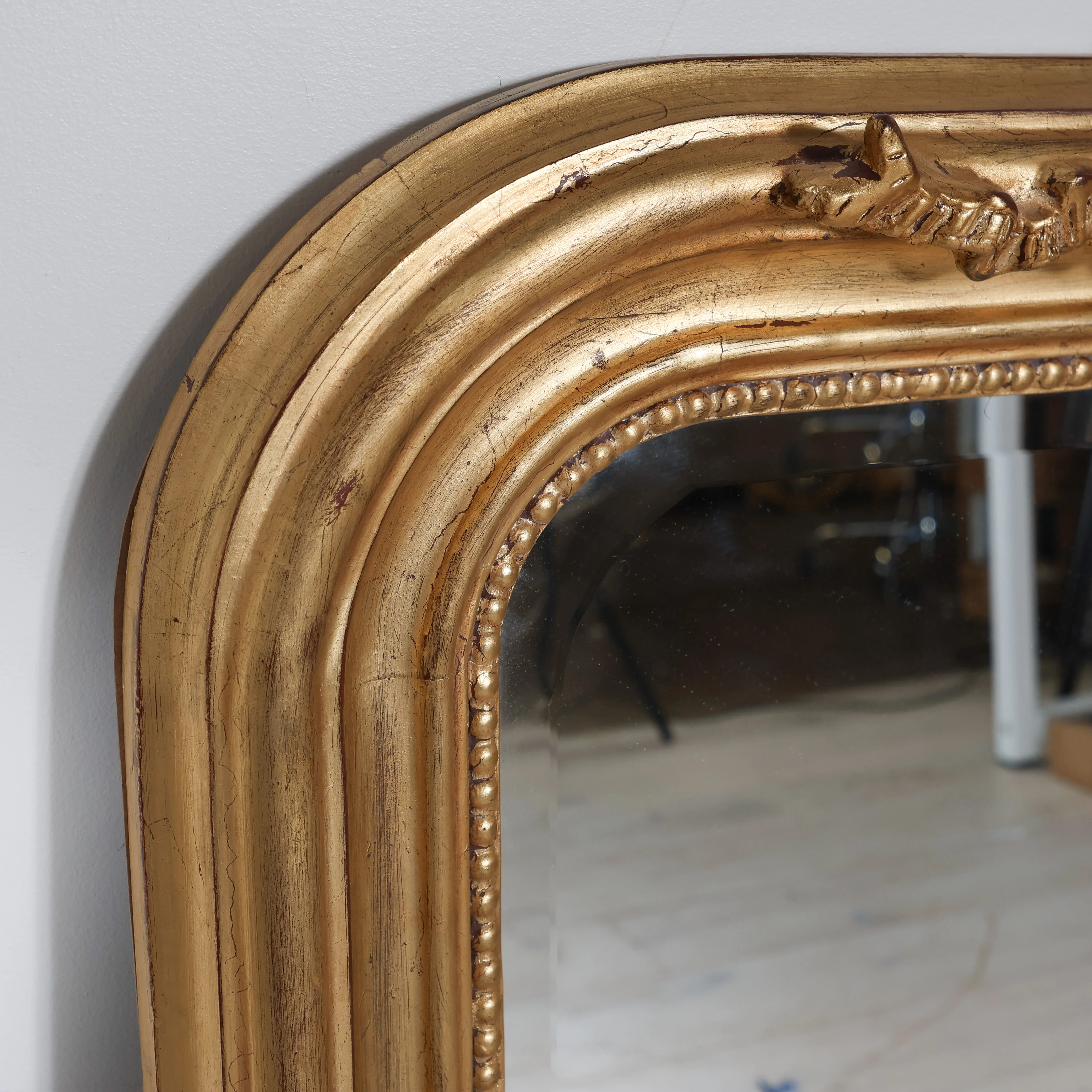 Small Gold Mirror with Decorative Wreath Top - Image 2