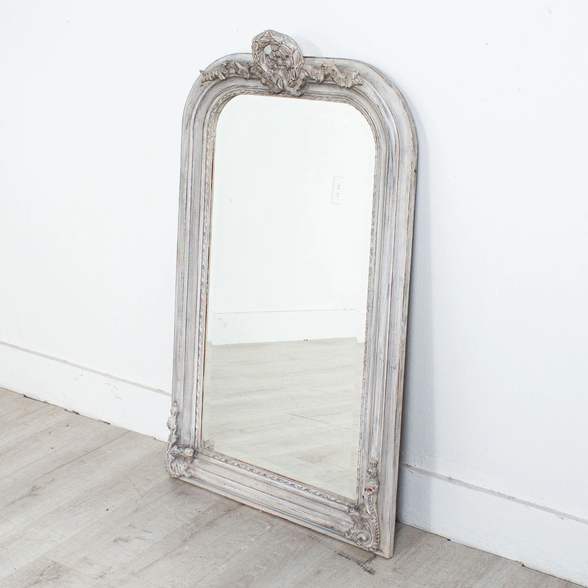 Small Grey Wash Mirror with Decorative Wreath Top - Image 2