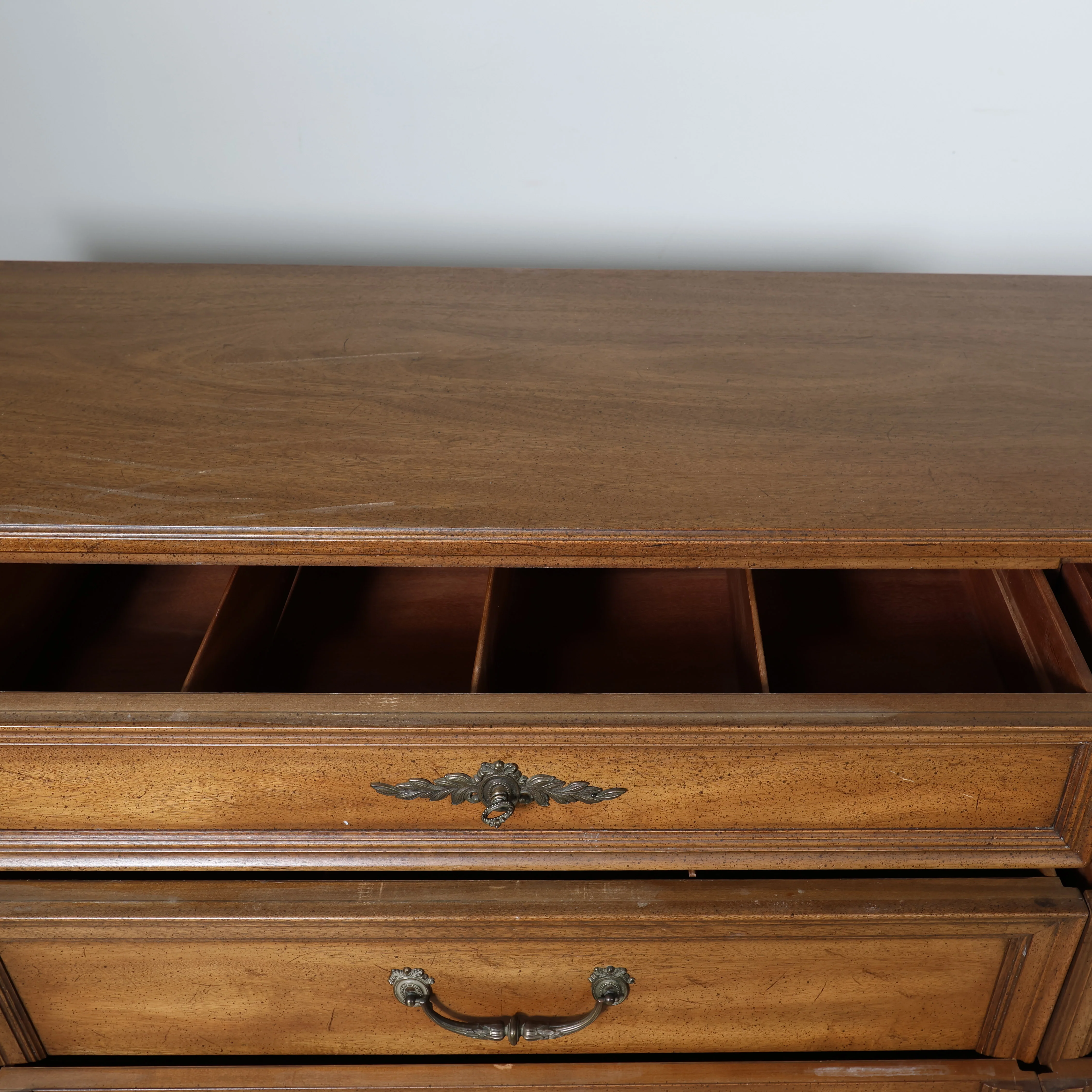 Traditional Triple Dresser by Henredon - Image 4
