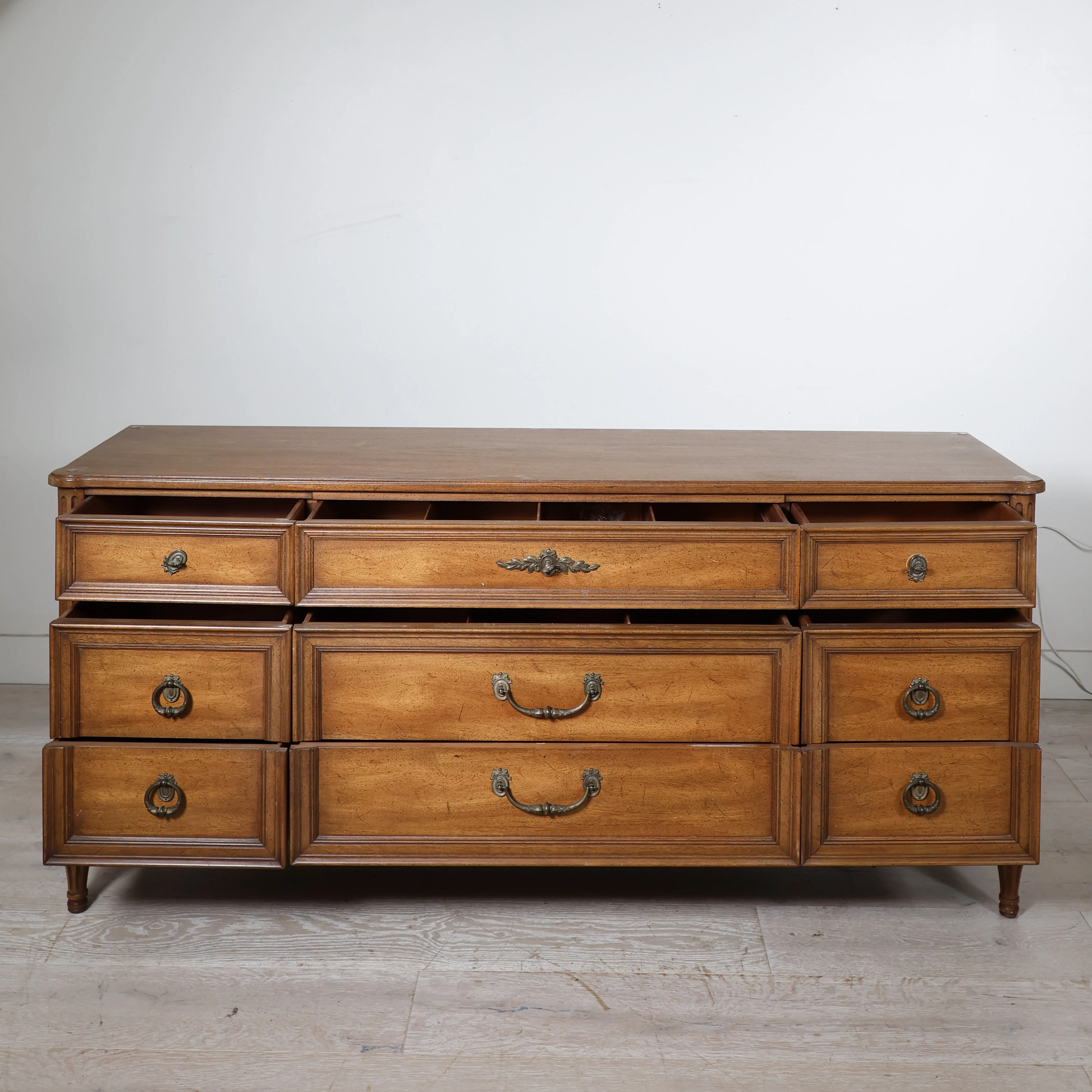 Traditional Triple Dresser by Henredon - Image 6
