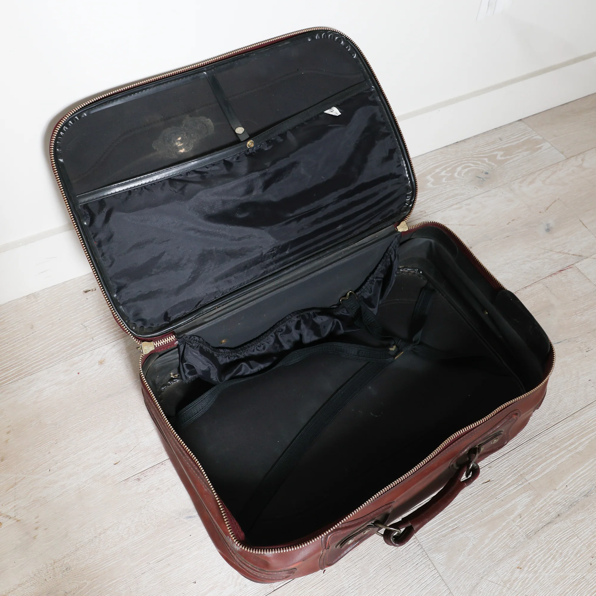 Vintage "Diane Von Furstenberg" Leather Suitcase - Image 6