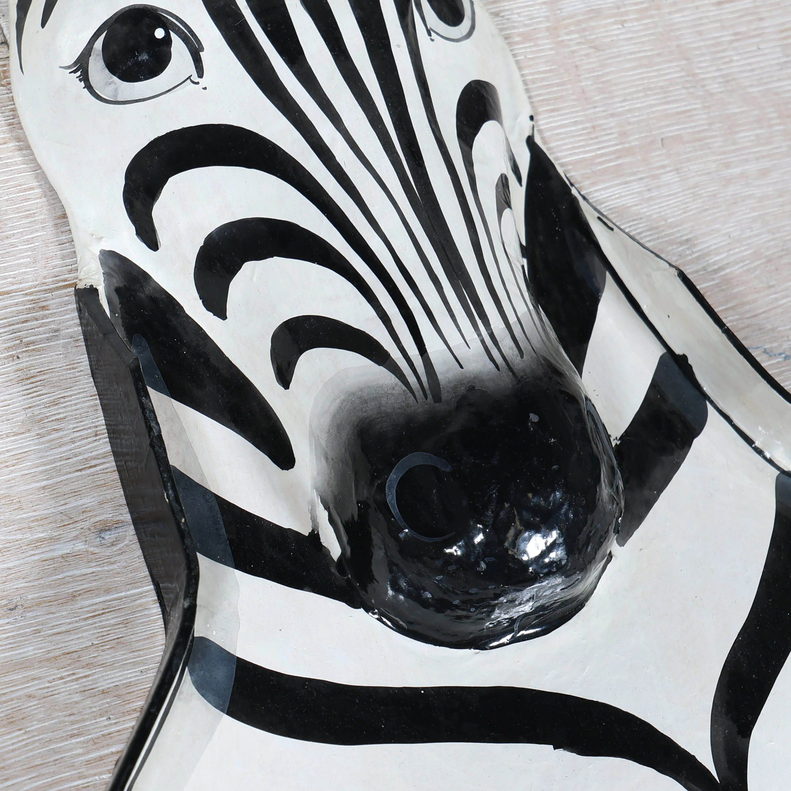 Vintage Lacquered Paper Mâché Zebra Tray - Image 3