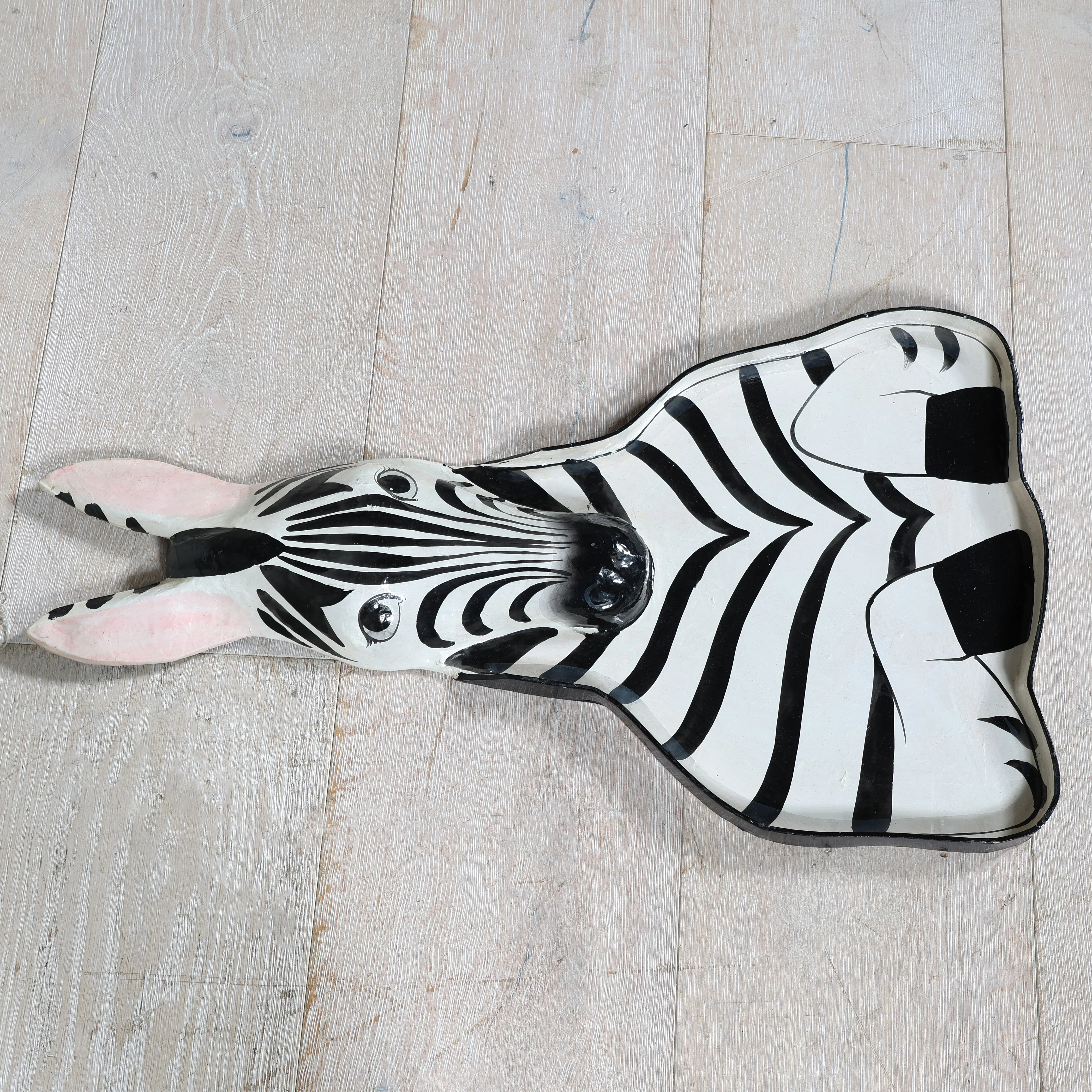 Vintage Lacquered Paper Mâché Zebra Tray - Image 4